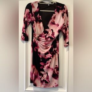Jennifer Lopez Sheath Dress Black and Pink Floral Size Small V-Neck 3/4 Sleeves